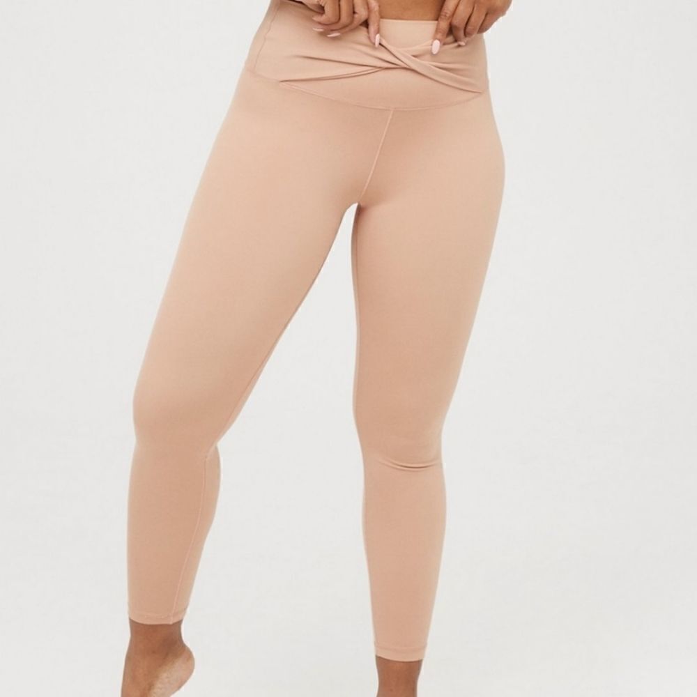 Offline by Aerie Real Me Hi-Rise 7/8 Twist Tan Leggings (M)